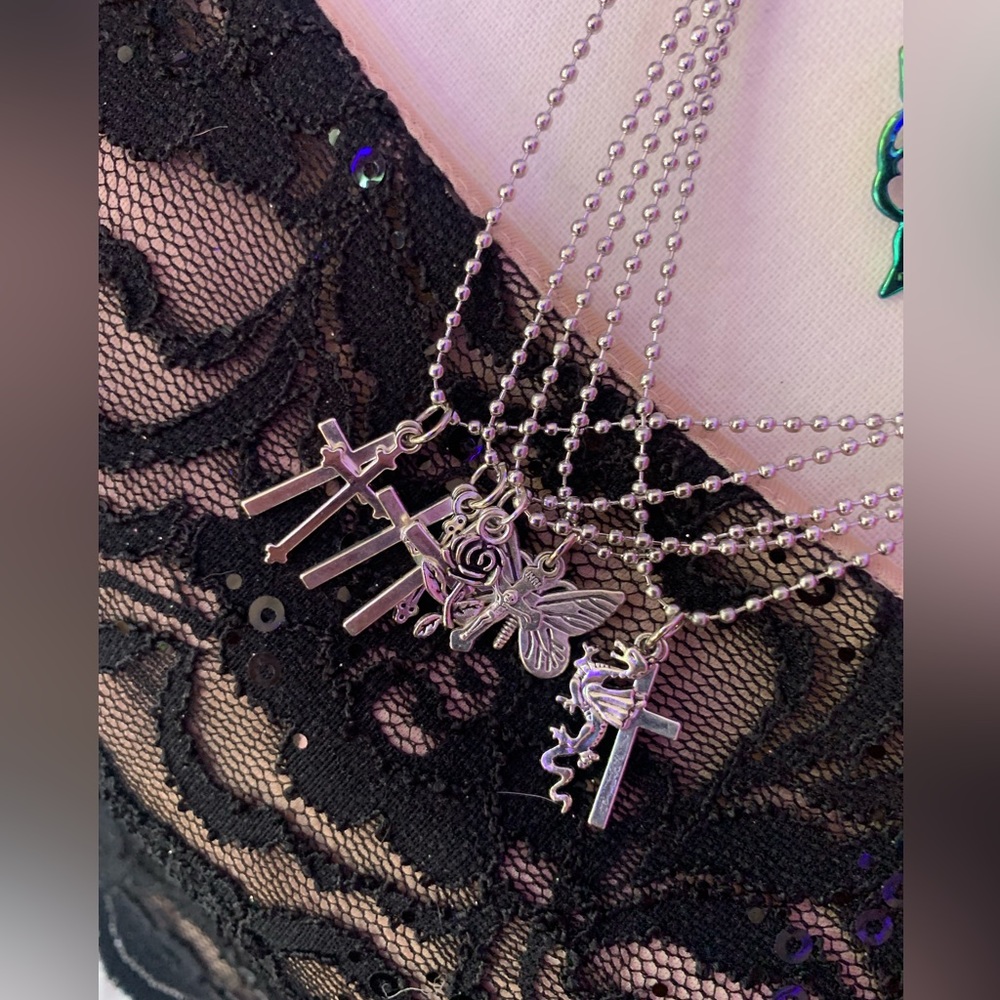 $5 SALE (BUNDLE 3/10$) 420 blessings charmed ball necklace. - Picture 2 of 12